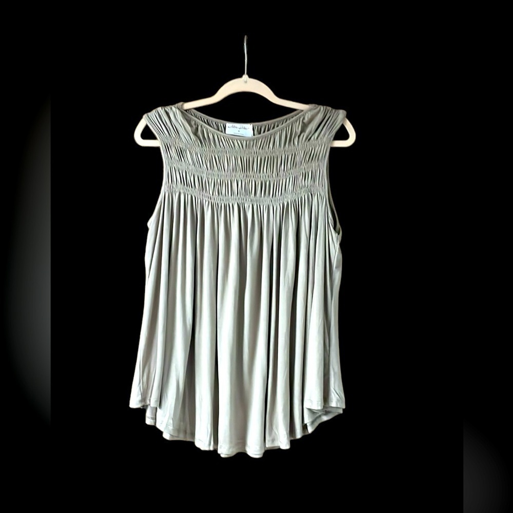 Allie Rose size Medium mocha color sleeveless blouse